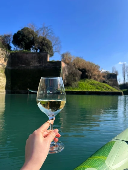 Aperitivo in Canoa a Peschiera del Garda: Tour tra le Mura UNESCO 30